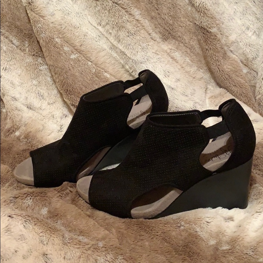 Life Stride-black heals